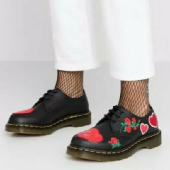 DR. MARTENS” 1461 “SEQUIN HEARTS” (BLACK / RED) 🇬🇧❤️ - Picture 10 of 10